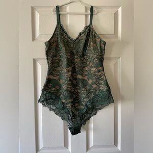 Sculpting Lace Shapewear Bodysuit